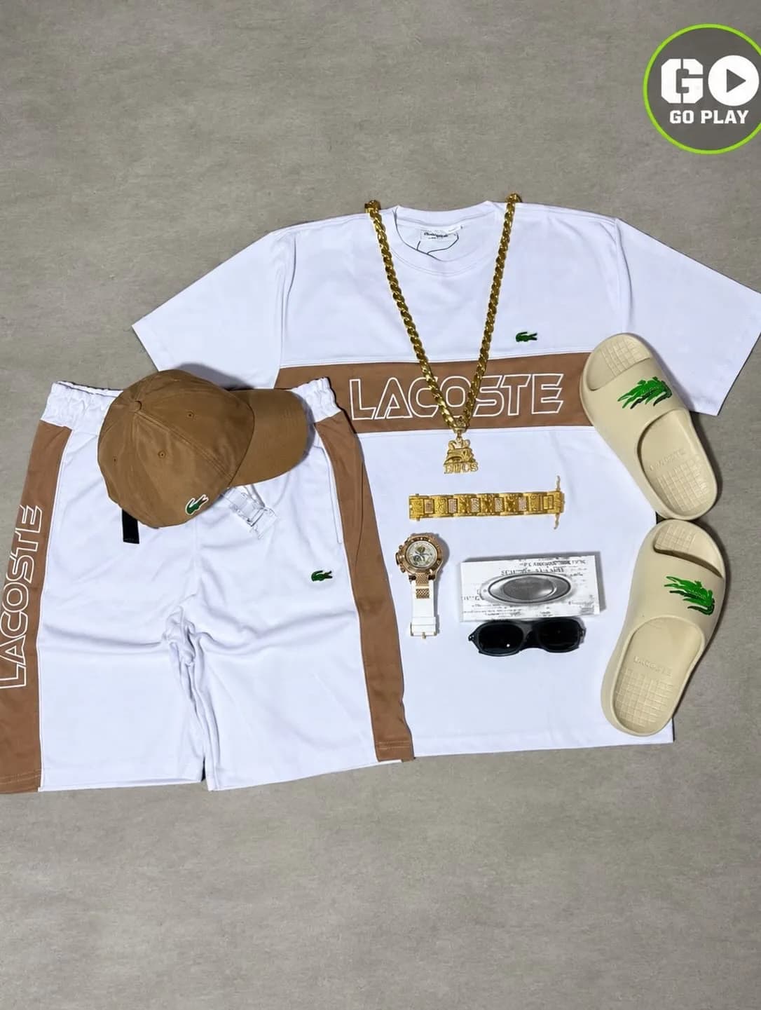 Conjunto Lacoste branco e caramelo