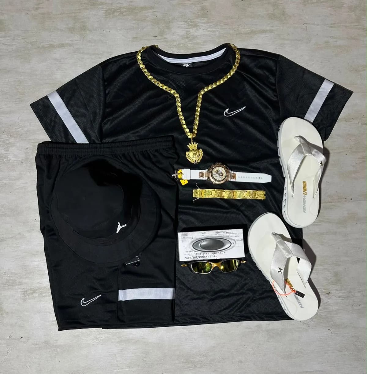 Conjunto Nike listras brancas