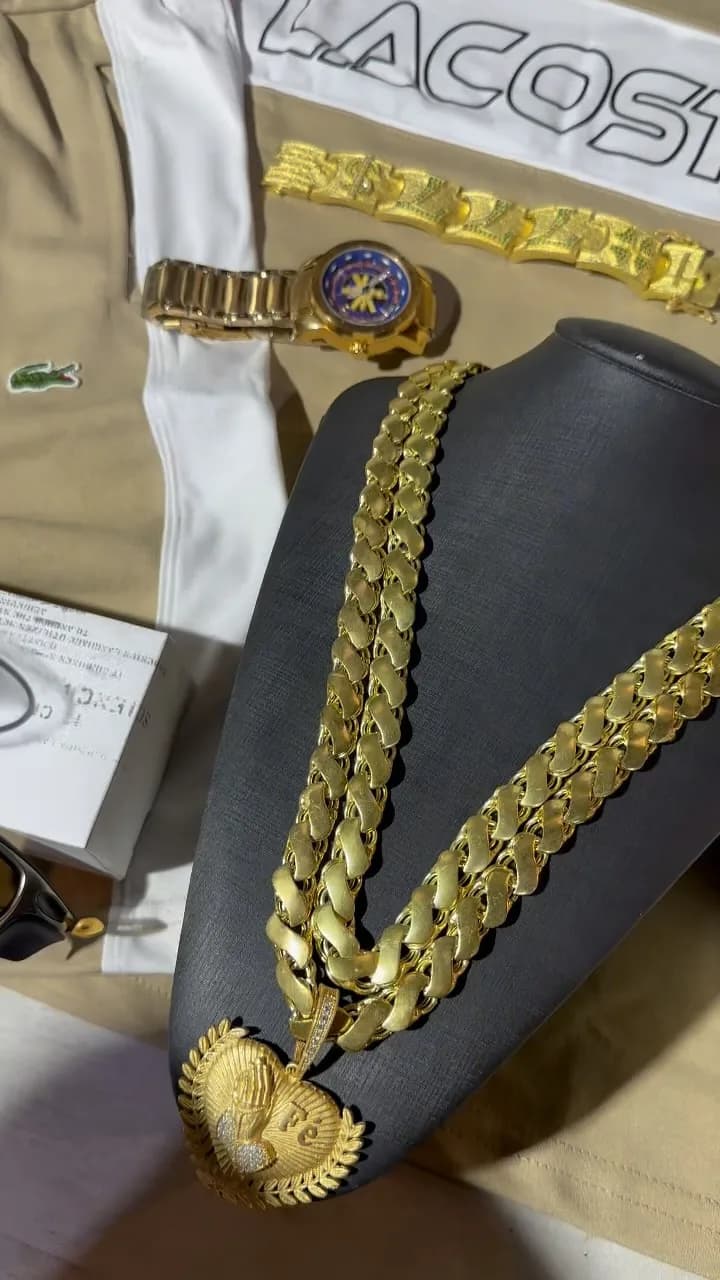 Cordão elos redondos com pingente de coração