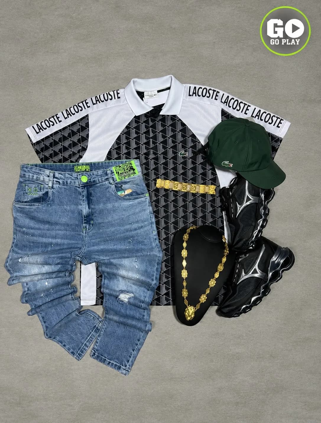 Polo Lacoste monograma, ângulo 1 de 2