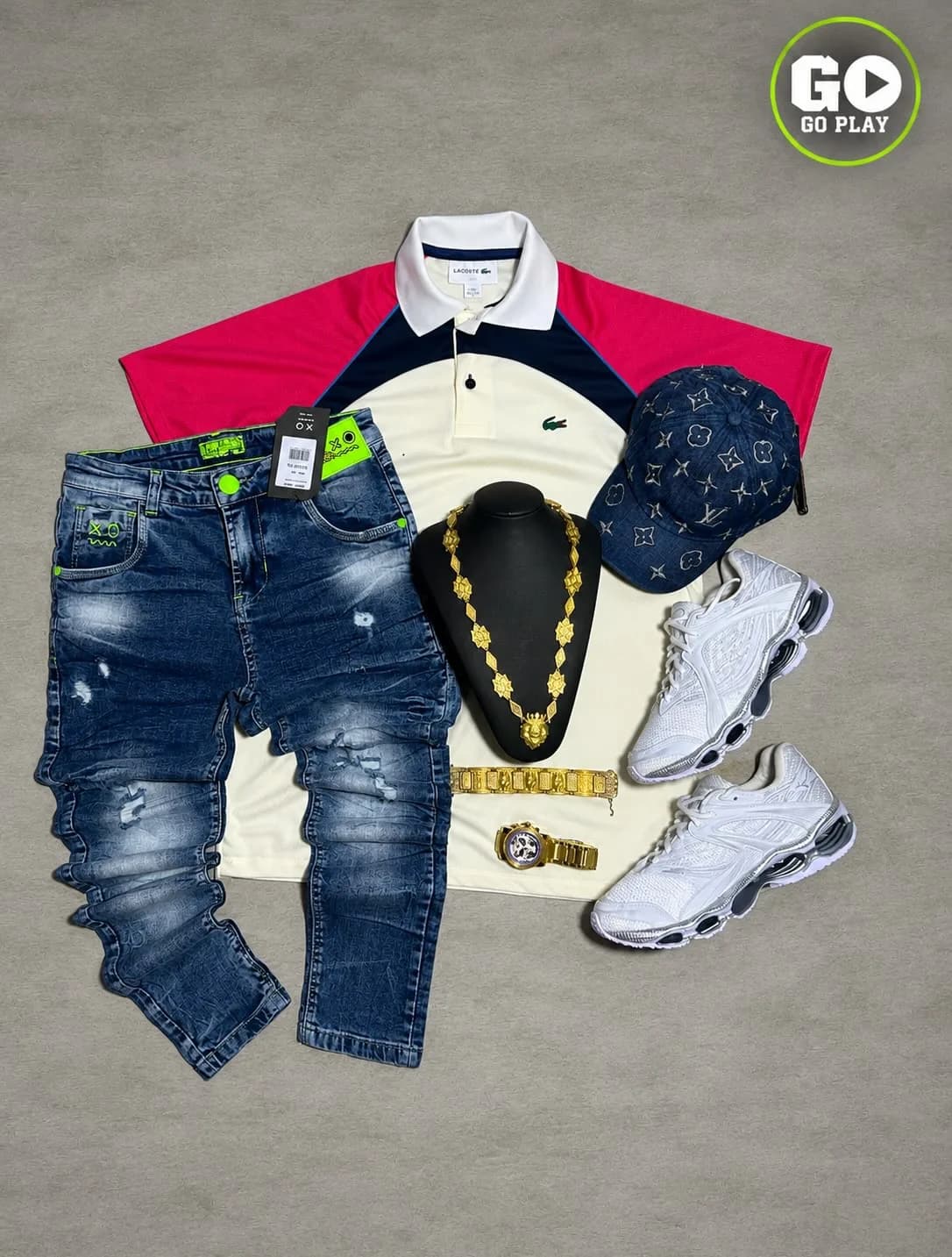 Polo Lacoste tricolor, ângulo 1 de 2