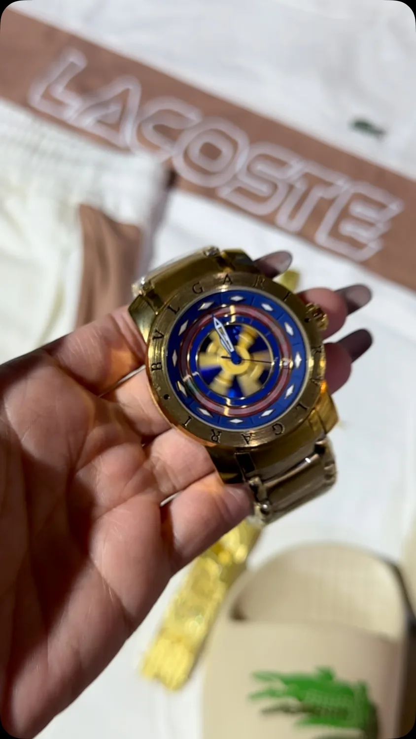 Relógio dourado mostrador azul, ângulo 1 de 2